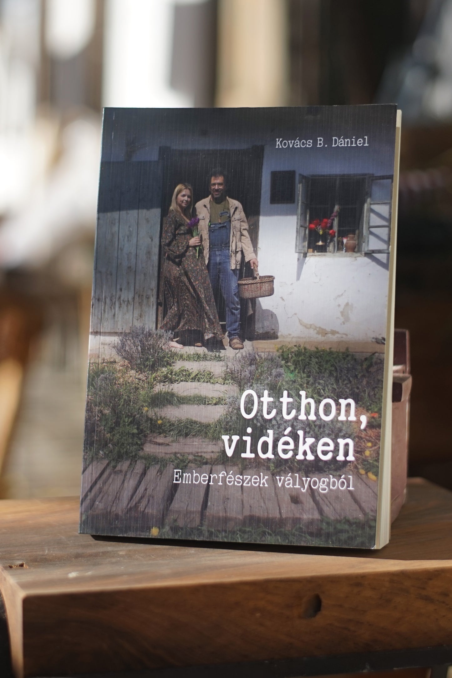 Otthon, vidéken.